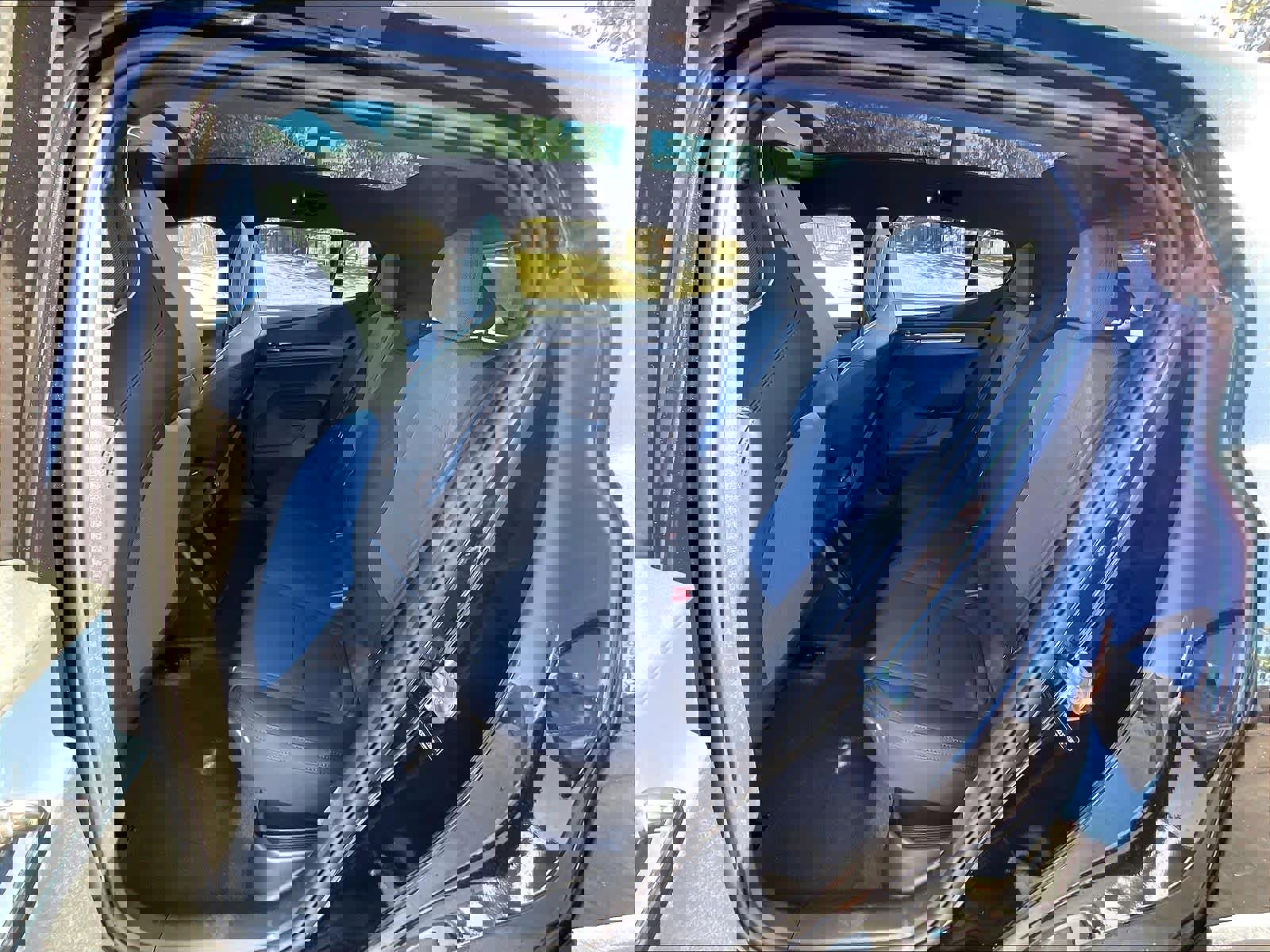 New 2026 Volvo EX30 Cross Country Ultra w/ Protection Package Premier image 12