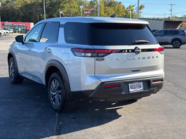 Used 2025 Nissan Pathfinder S FWD image 9