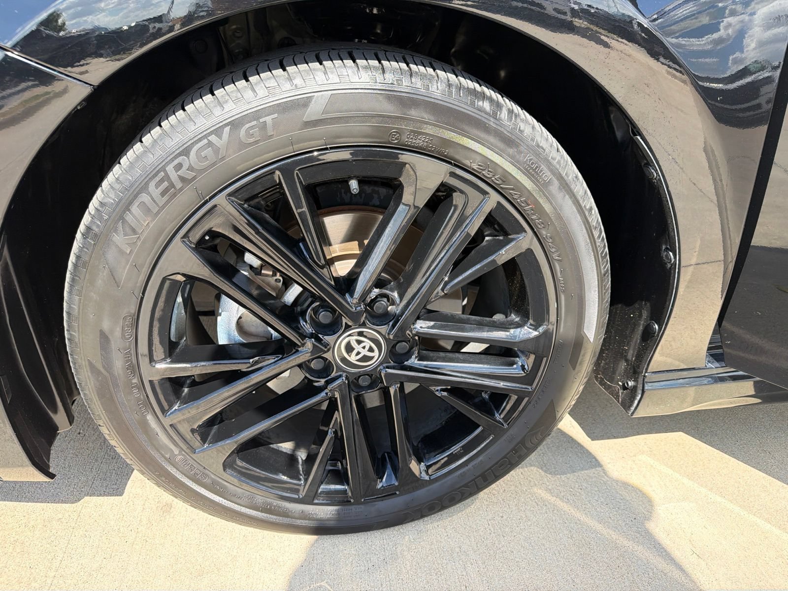 Used 2025 Toyota Camry SE FWD image 12