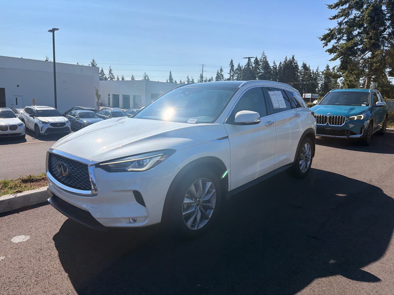 Used 2022 INFINITI QX50 Luxe AWD/4WD image 2