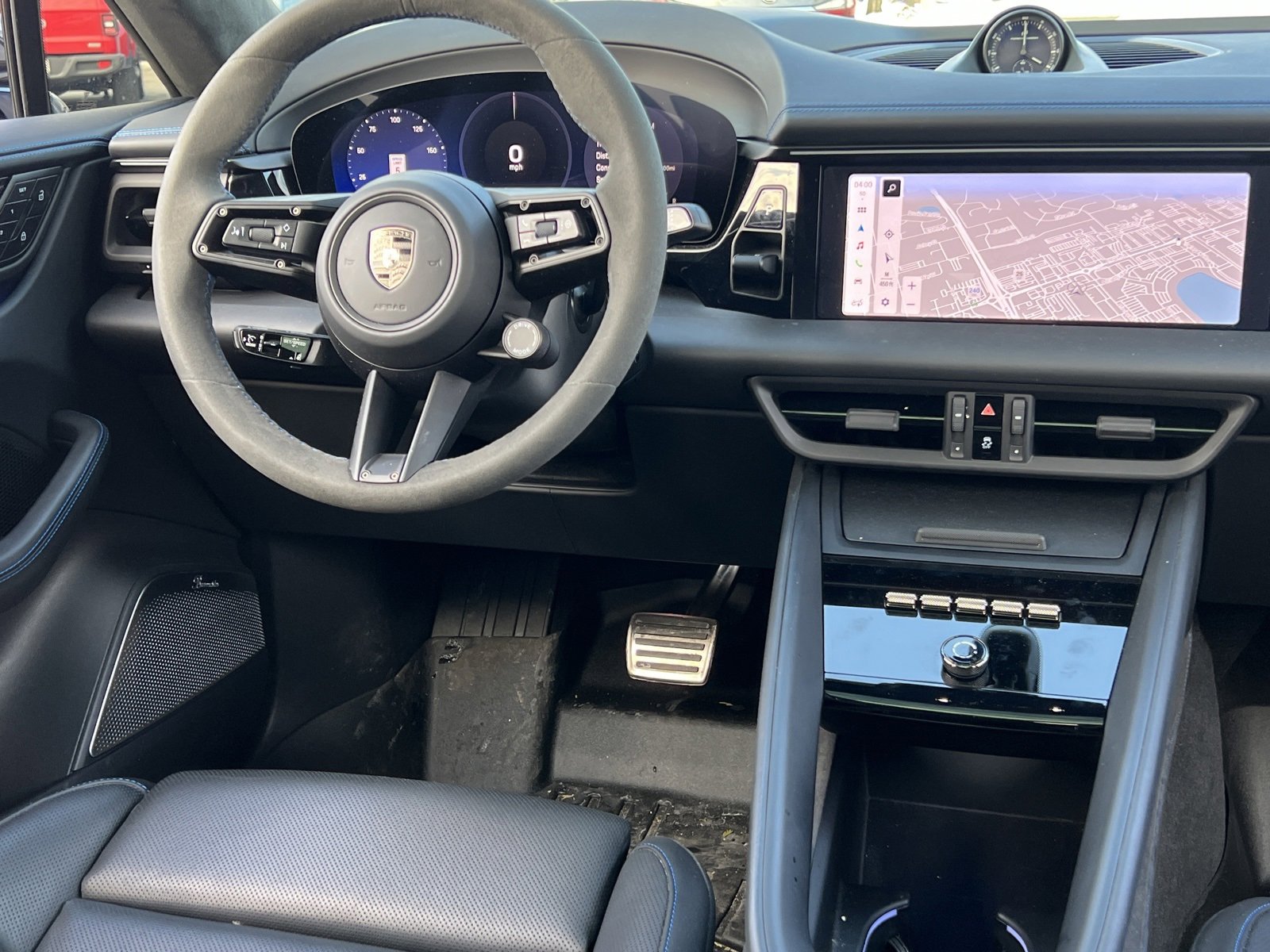 Certified 2025 Porsche Macan Turbo Electric image 15