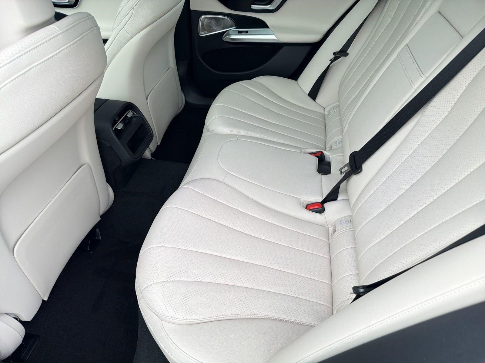 New 2026 Mercedes-Benz E 350 4MATIC Sedan image 27