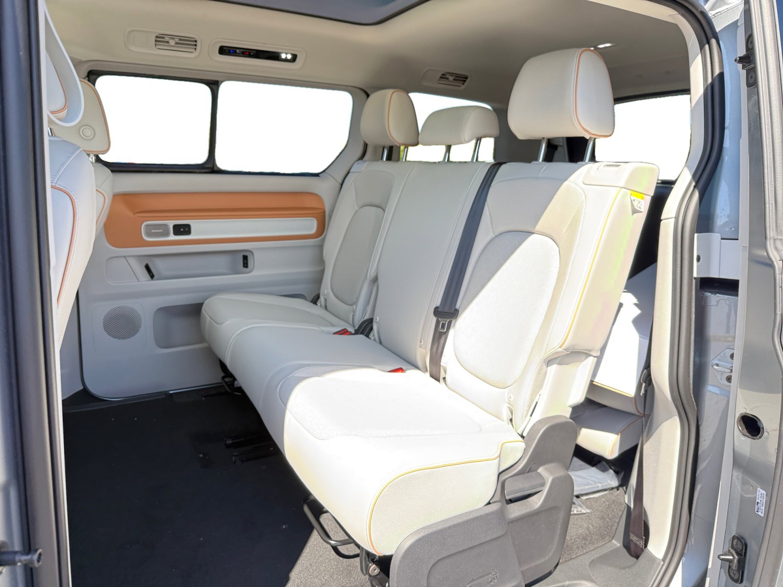 New 2025 Volkswagen ID. Buzz 1st Edition RWD image 16