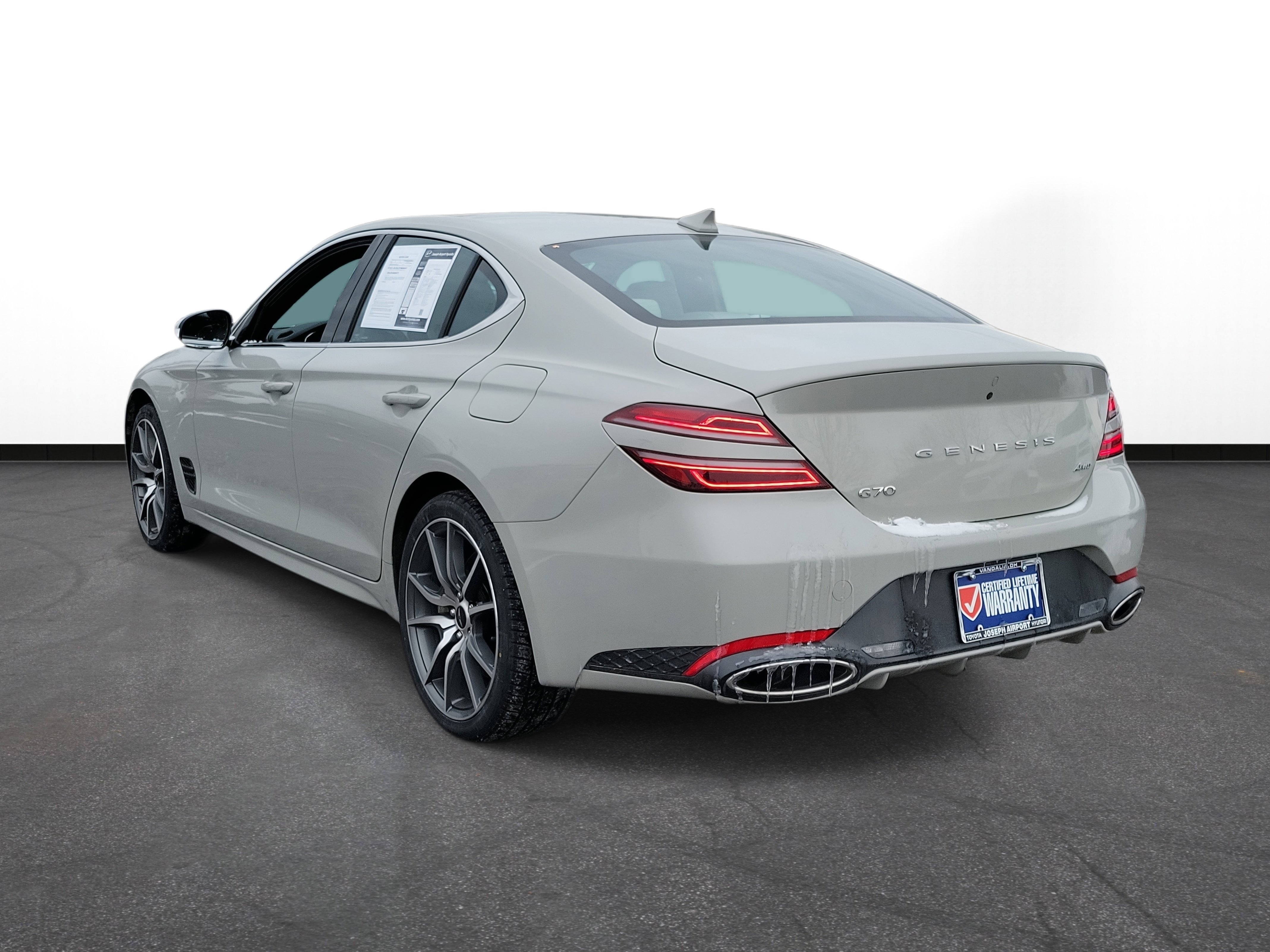 Used 2024 Genesis G70 2.5T image 3
