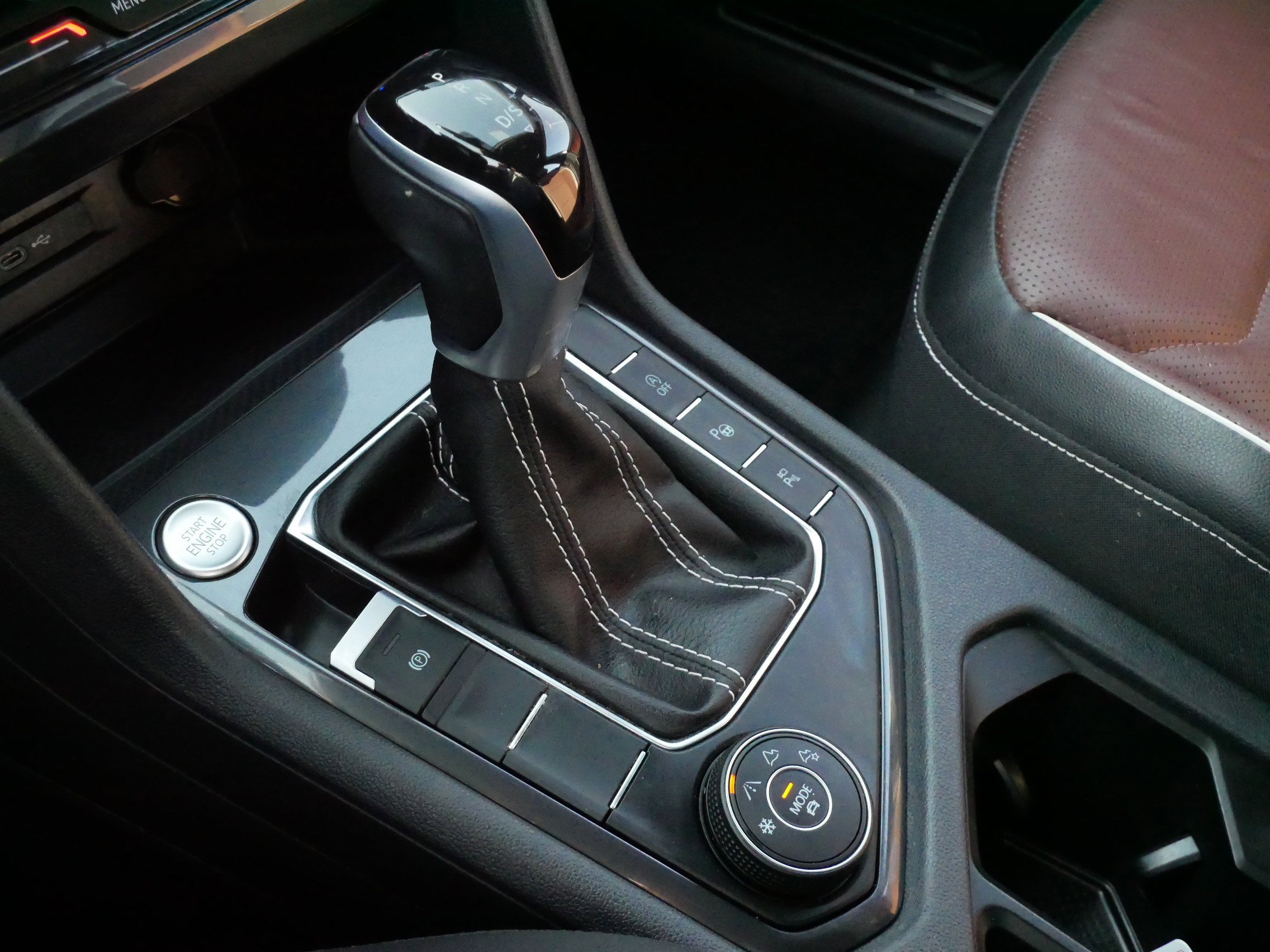 Used 2024 Volkswagen Tiguan SEL R-Line image 24