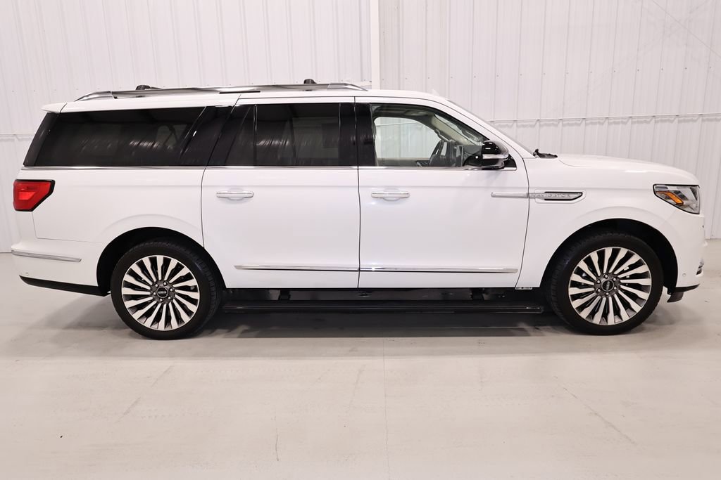 Used 2020 Lincoln Navigator L Reserve w/ Luxury Package AWD/4WD image 2