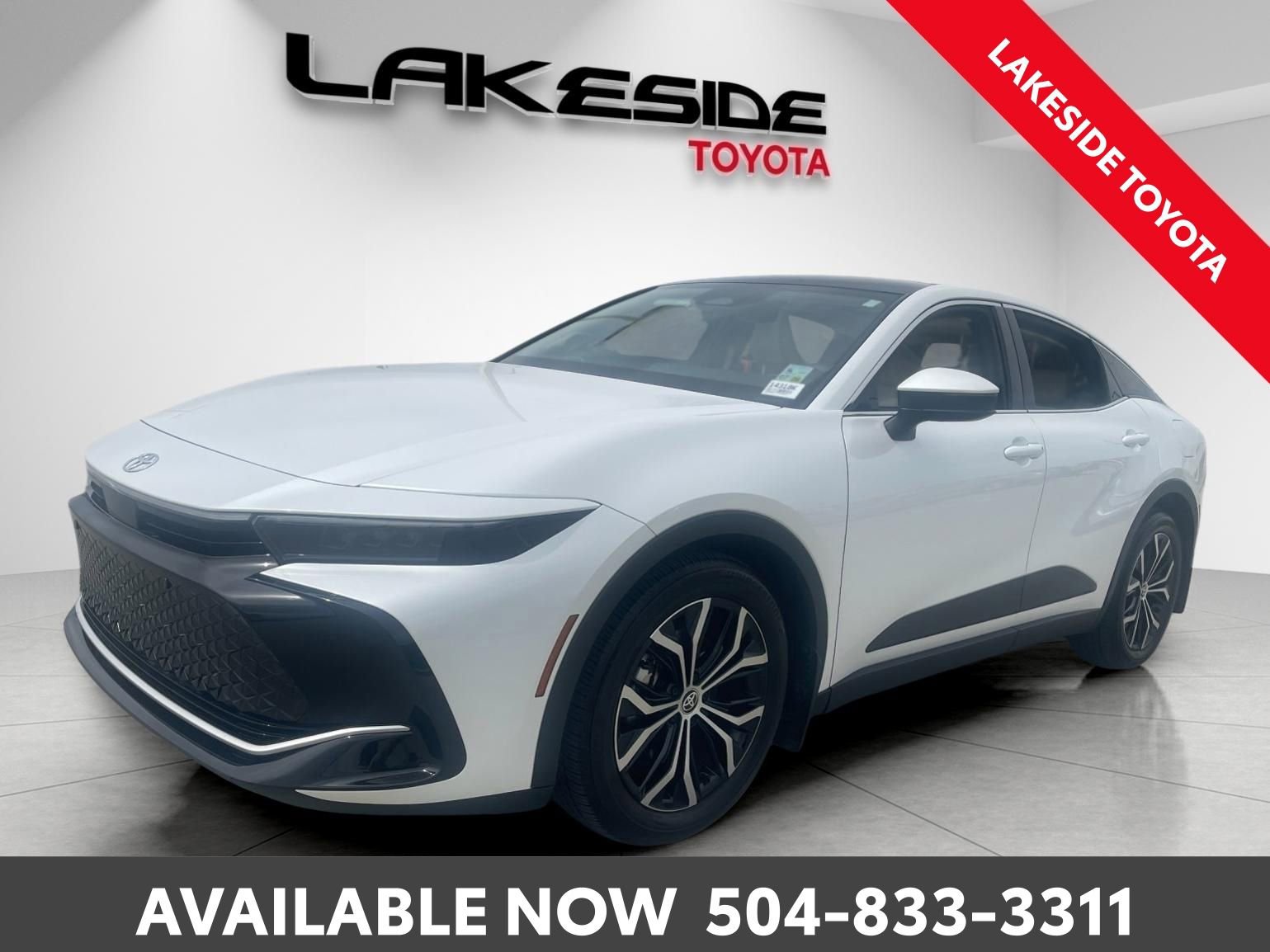 Used 2023 Toyota Crown Limited image 16