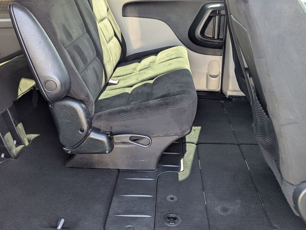 Used 2015 Dodge Grand Caravan American Value Package image 21