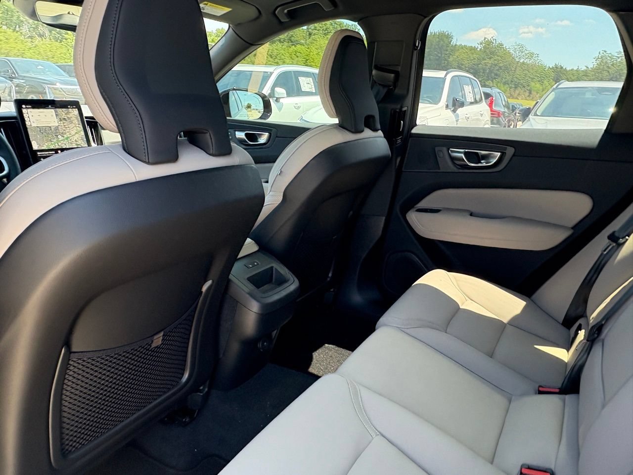New 2026 Volvo XC60 B5 Plus w/ Protection Package Premier AWD/4WD image 22