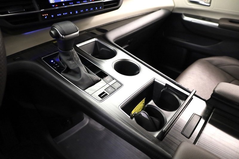 Used 2023 Toyota Sienna Platinum image 21