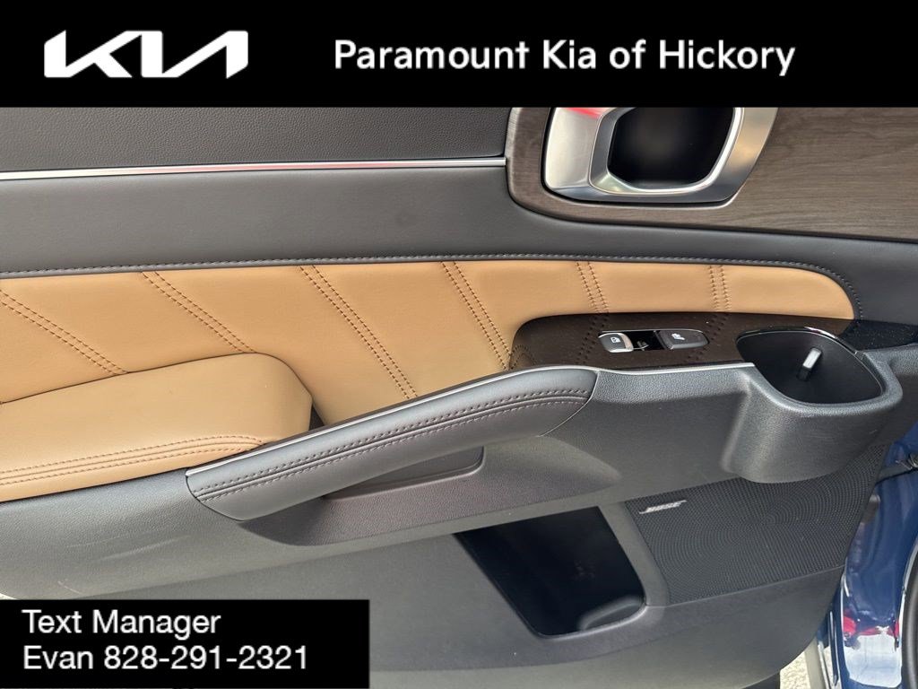 Used 2025 Kia Sorento SX Prestige image 16