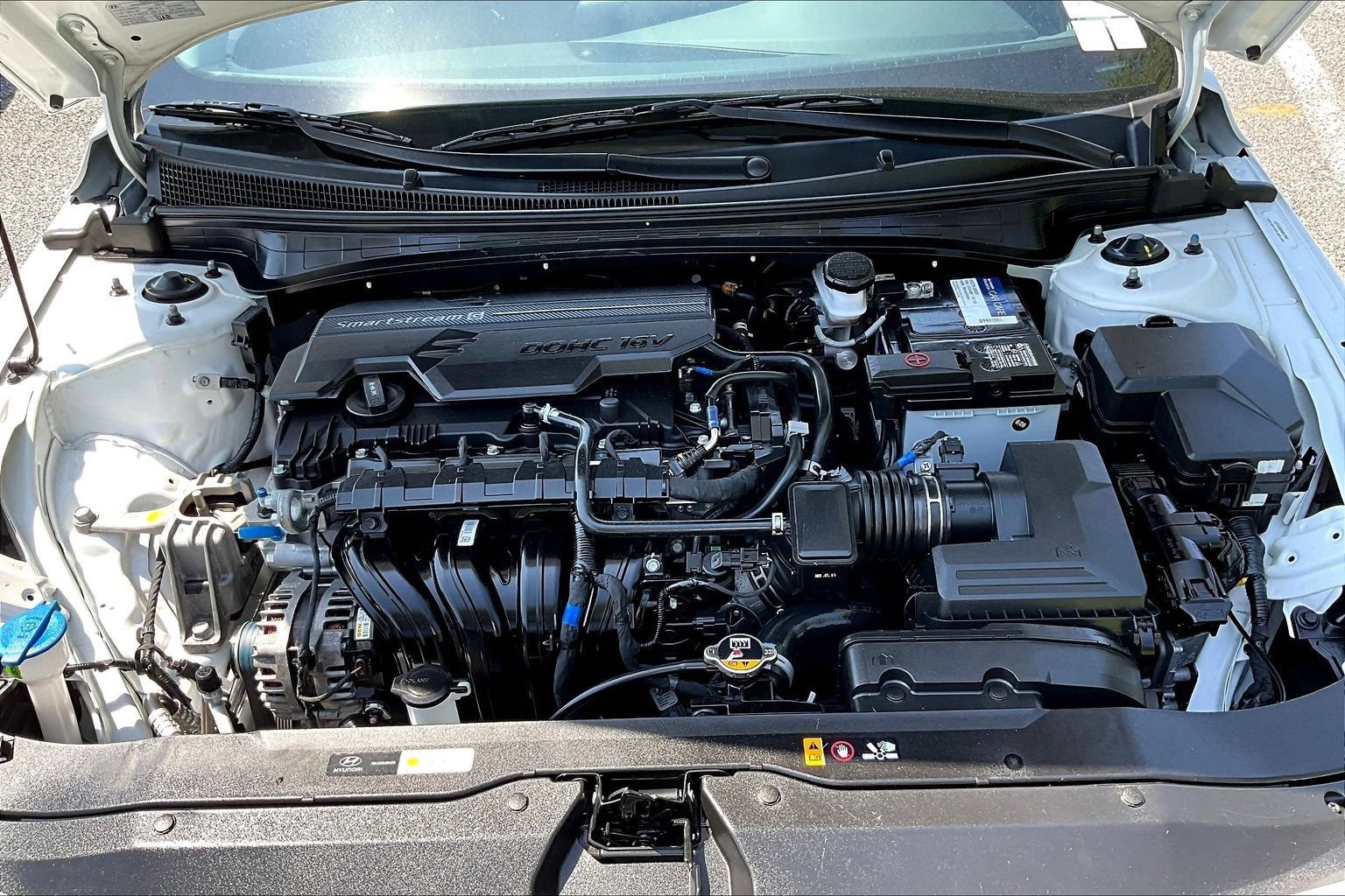 Used 2025 Hyundai Elantra Limited FWD image 30