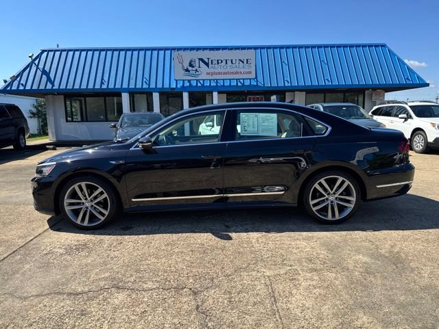 Used 2017 Volkswagen Passat 1.8T R-Line FWD image 7