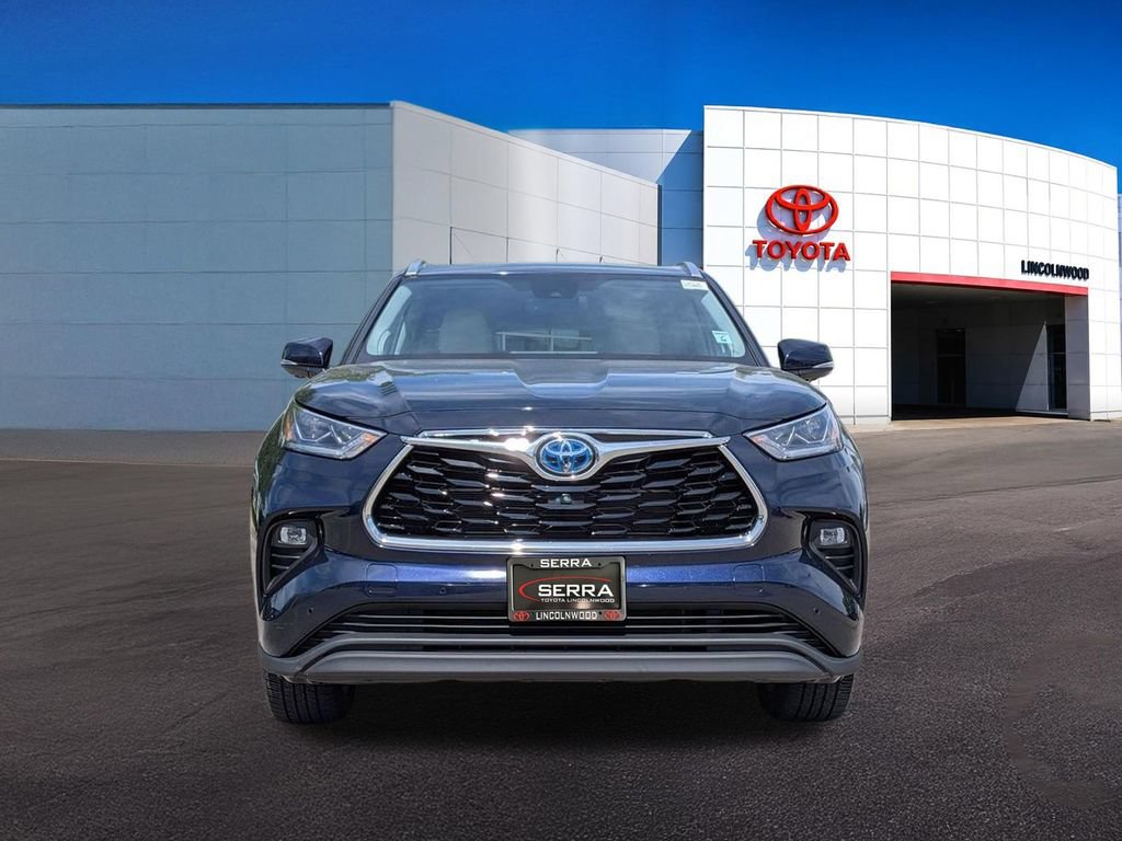 Used 2023 Toyota Highlander Limited AWD/4WD image 2