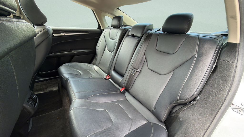 Used 2020 Ford Fusion Energi Titanium FWD image 26