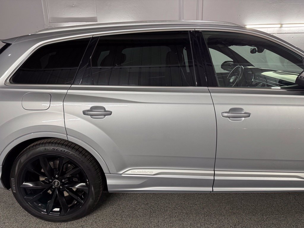 Used 2022 Audi SQ7 Premium Plus w/ SQ7 Executive Package AWD/4WD image 10