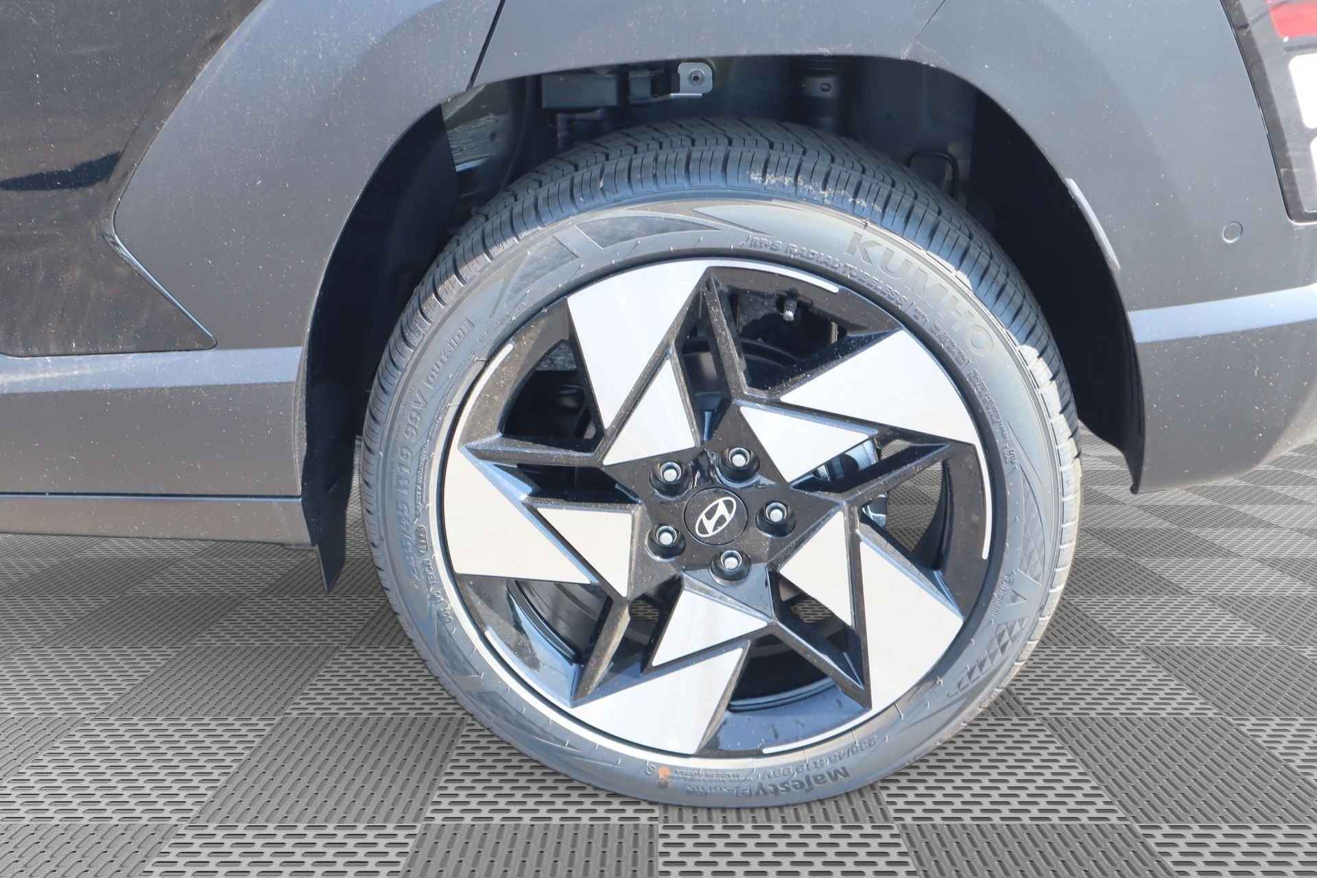 New 2026 Hyundai Kona Limited AWD/4WD image 4