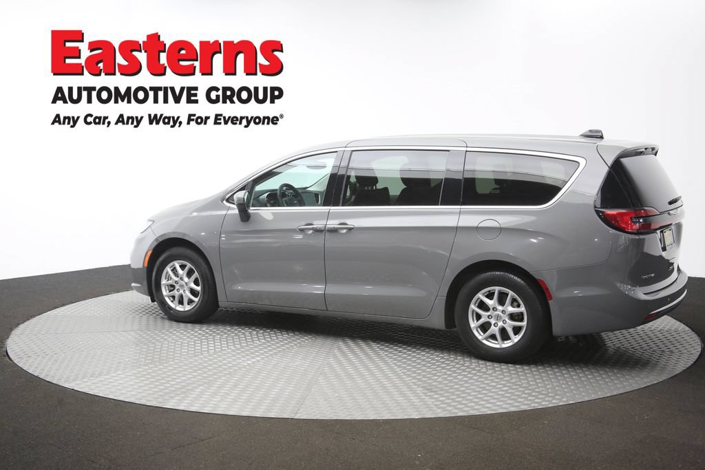 Used 2023 Chrysler Pacifica Touring-L FWD image 63