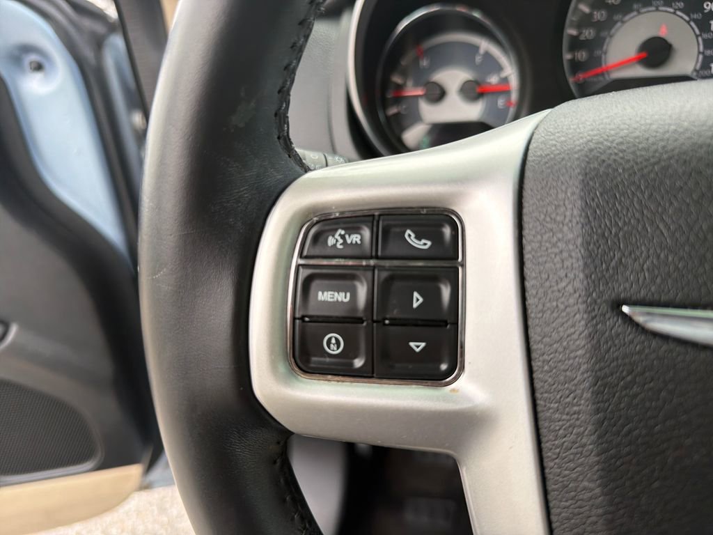 Used 2013 Chrysler 200 Limited FWD image 29