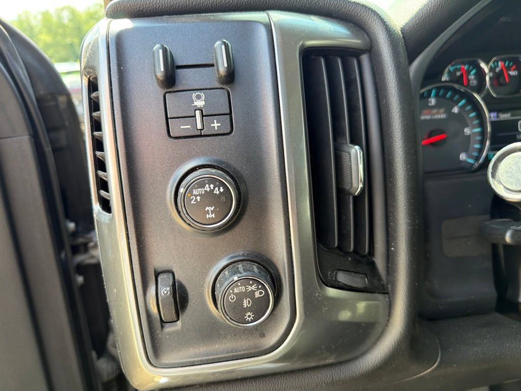 Used 2017 Chevrolet Silverado 1500 LT w/ All Star Edition AWD/4WD image 17