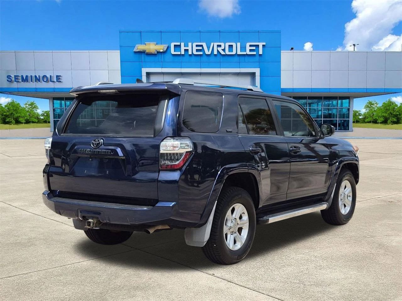 Used 2017 Toyota 4Runner SR5 RWD image 4
