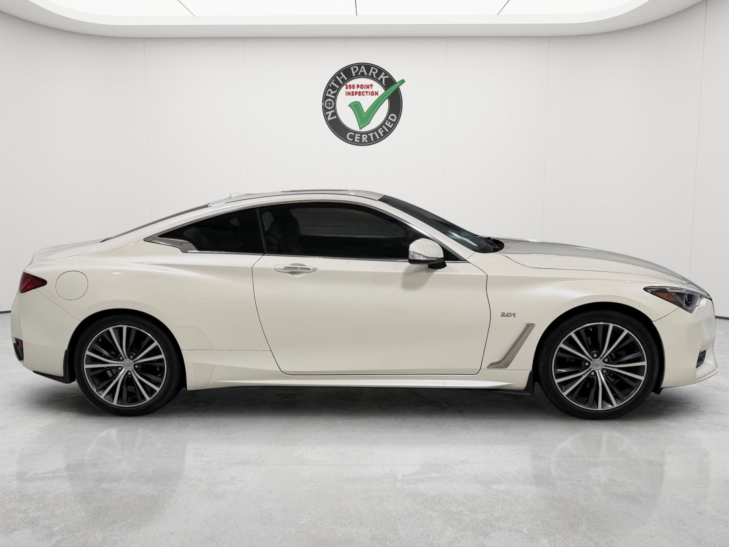 Used 2017 INFINITI Q60 2.0t AWD/4WD image 6
