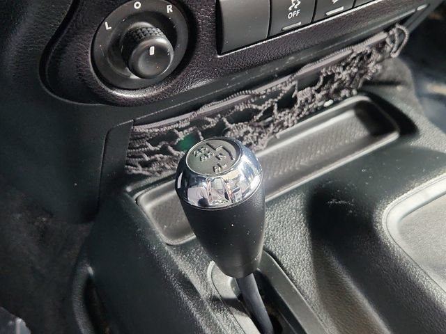 Used 2018 Jeep Wrangler Unlimited Sahara AWD/4WD image 40