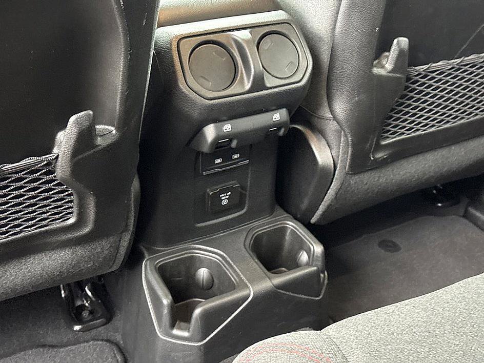 Used 2025 Jeep Wrangler Unlimited Rubicon image 9