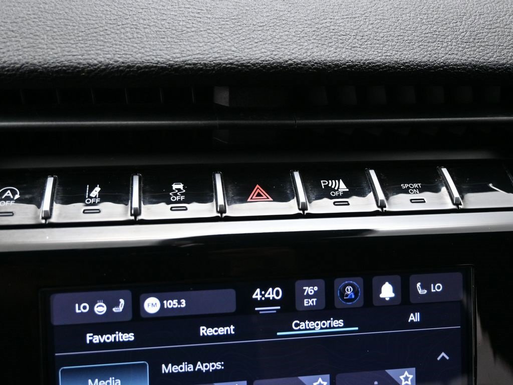 Used 2024 Jeep Grand Cherokee L Laredo image 21