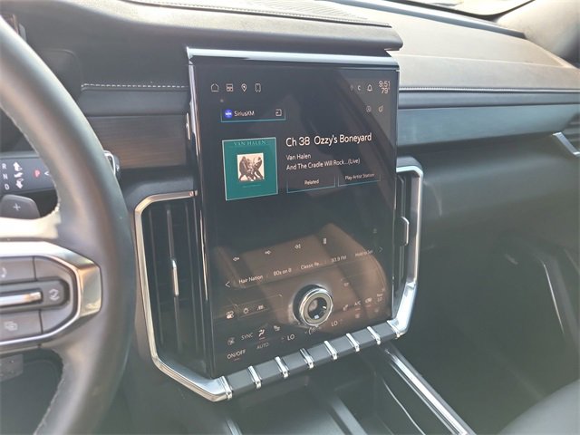 Used 2024 GMC Acadia Elevation w/ Trailering Package image 12