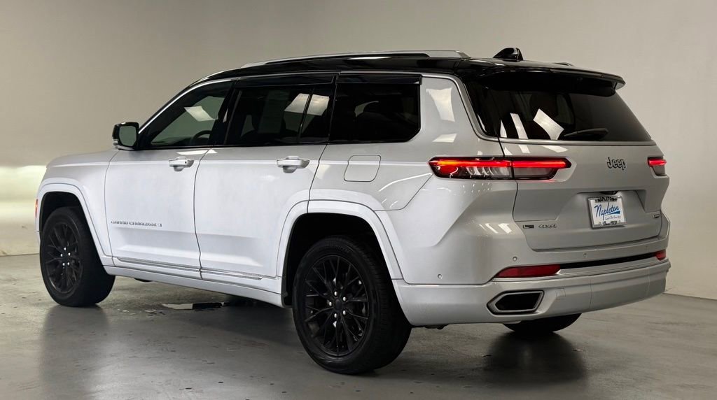Used 2022 Jeep Grand Cherokee L Summit w/ Advanced Protech Group IV AWD/4WD image 3