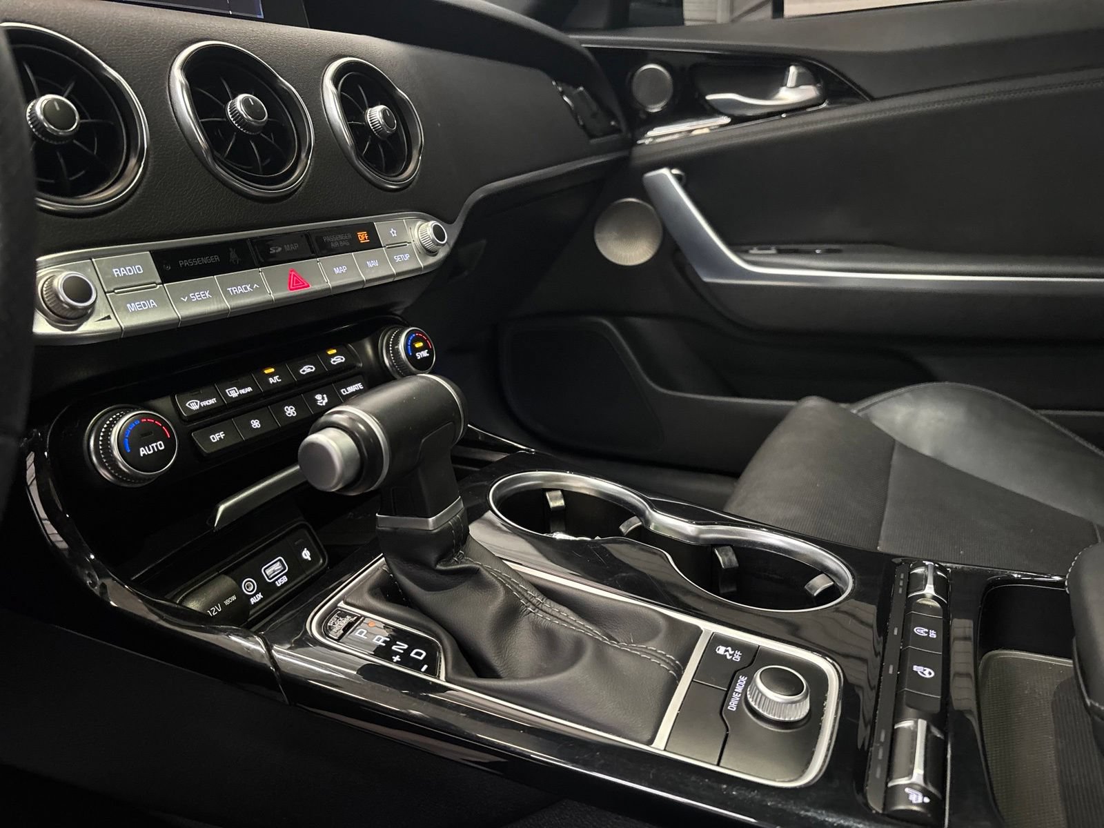Used 2020 Kia Stinger GT-Line w/ Sun & Sound Package AWD/4WD image 20