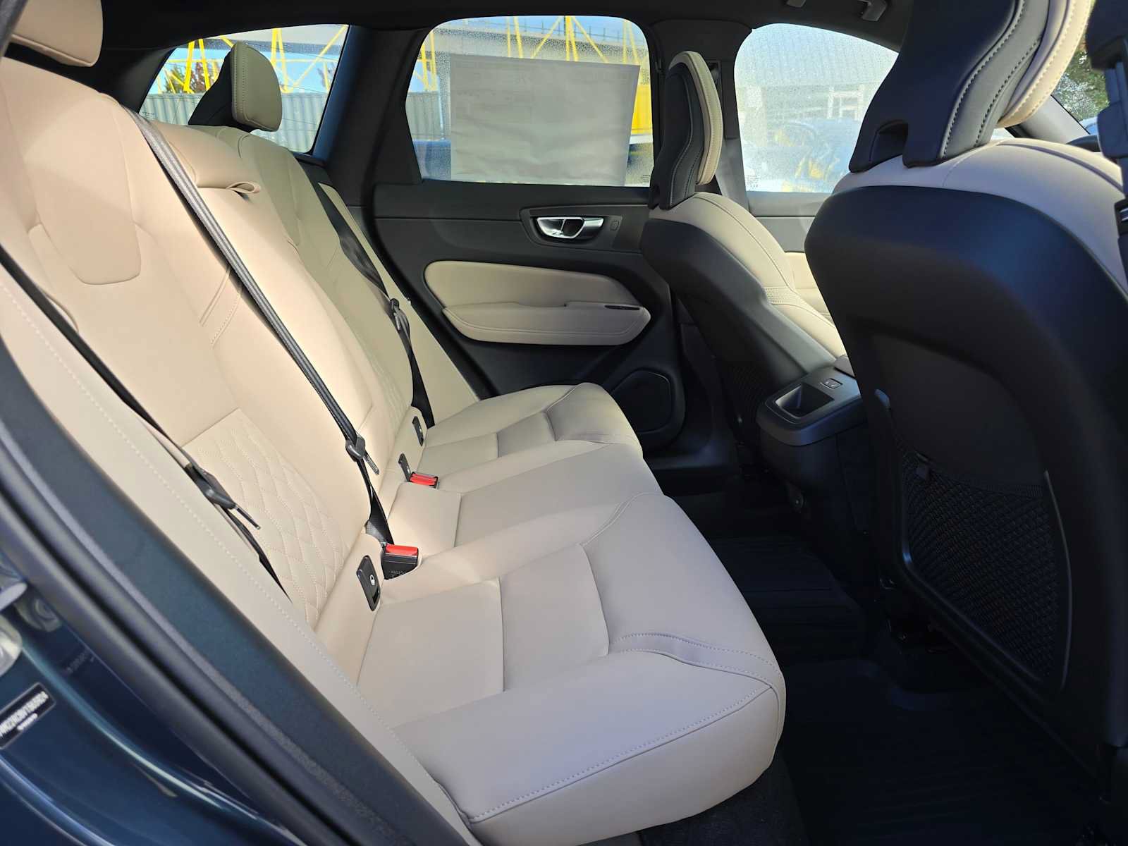 New 2027 Volvo XC60 B5 Plus AWD/4WD image 12
