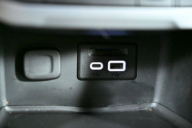 Used 2023 GMC Acadia SLT image 29