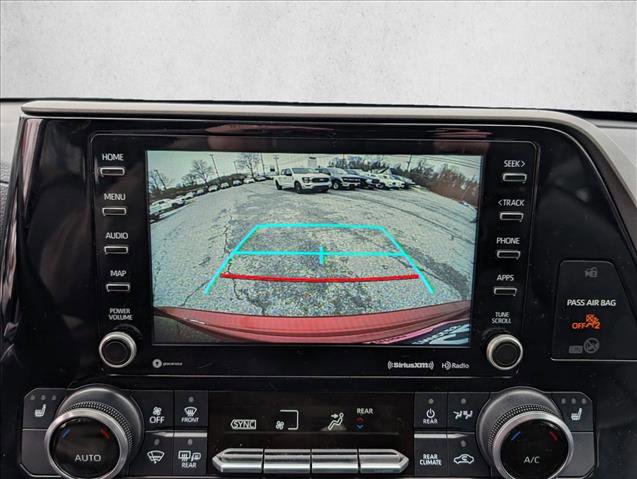 Used 2022 Toyota Highlander XLE image 14