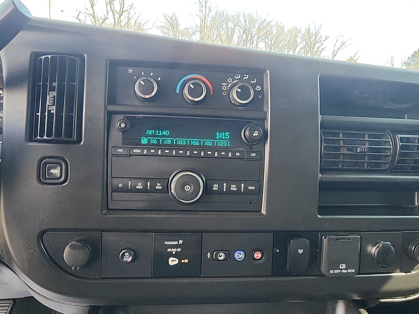 Used 2022 Chevrolet Express 3500 w/ Power Convenience Package image 17