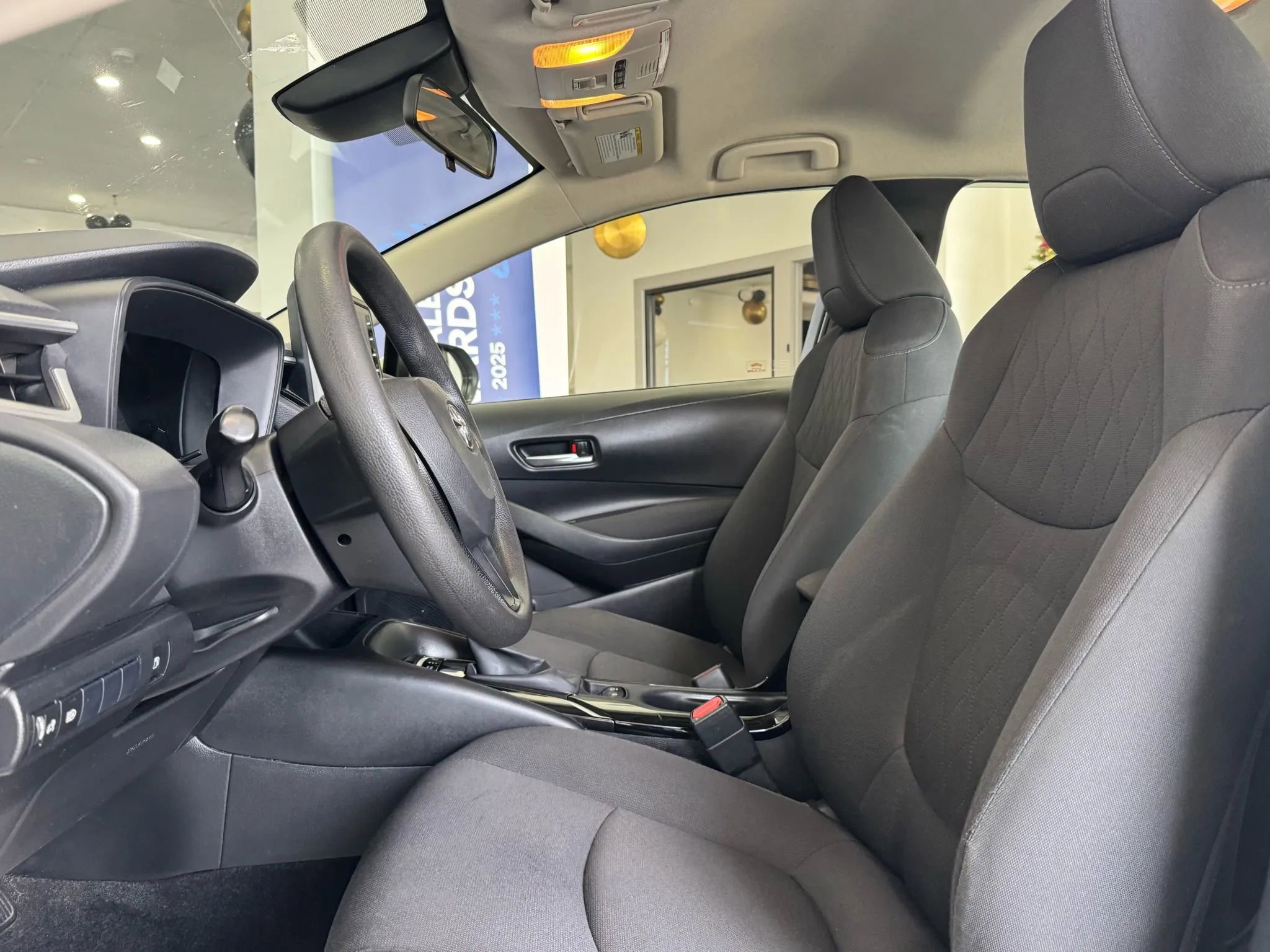 Used 2020 Toyota Corolla LE image 8