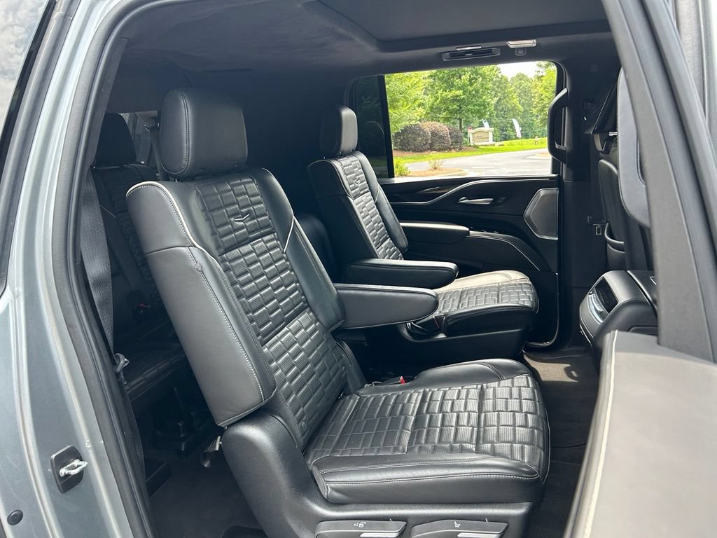 Used 2023 Cadillac Escalade ESV Sport Platinum w/ LPO, ONYX Package AWD/4WD image 46