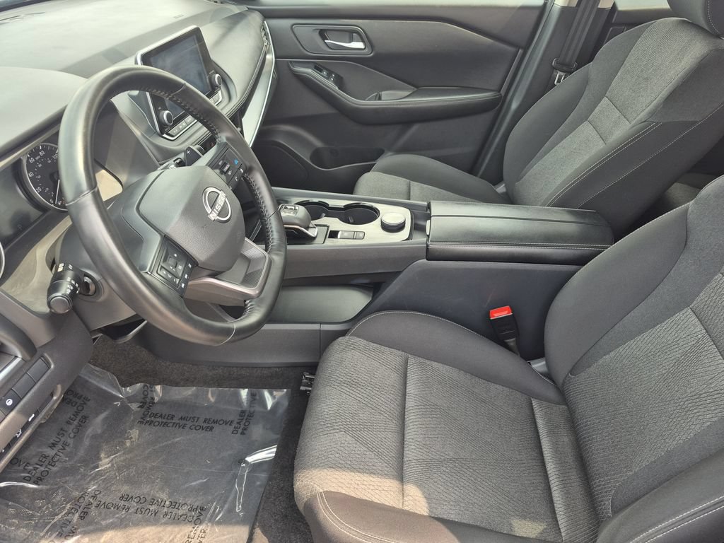 Used 2025 Nissan Rogue SV AWD/4WD image 11