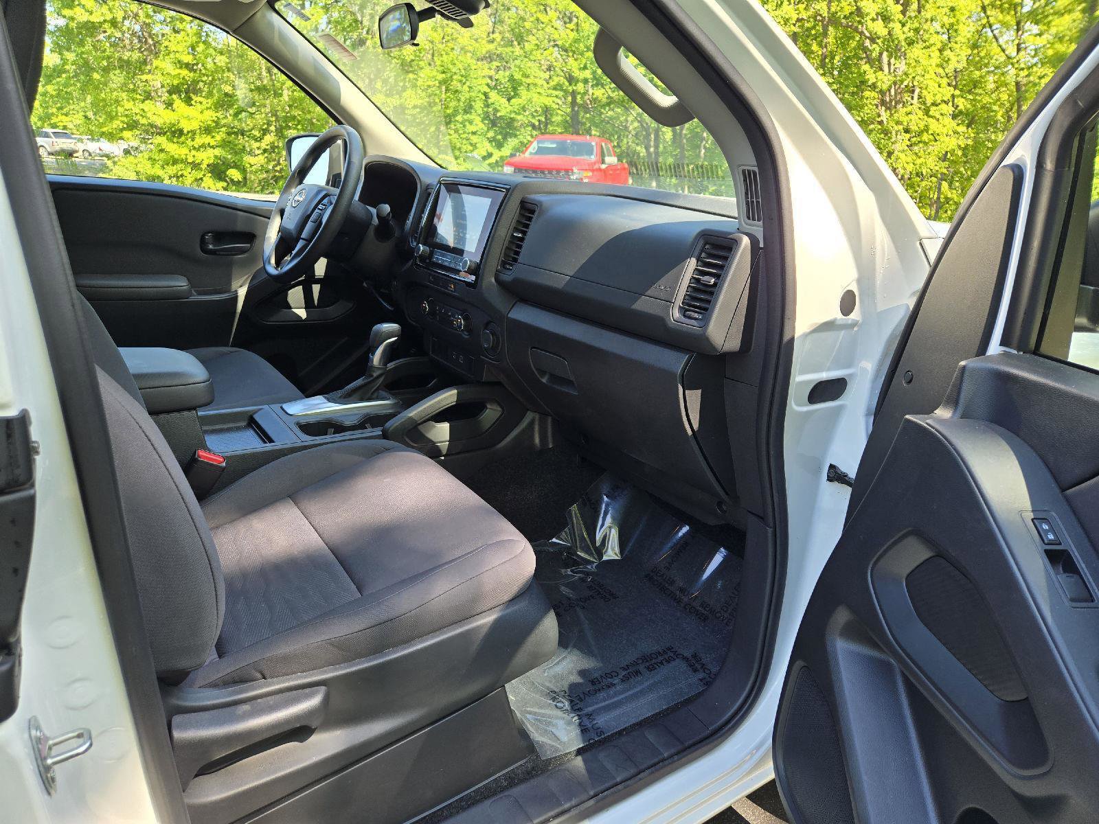 Used 2024 Nissan Frontier S RWD image 21