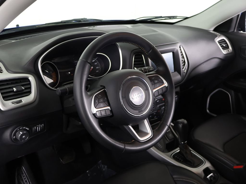 Used 2019 Jeep Compass Latitude AWD/4WD image 23