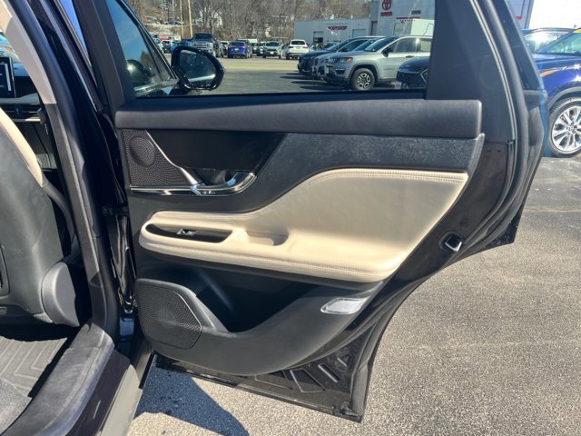 Used 2025 Lincoln Corsair Reserve image 25