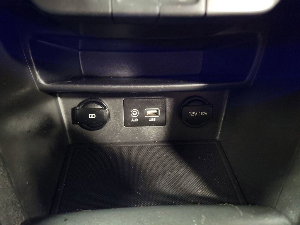 Used 2021 Hyundai Kona SE image 17