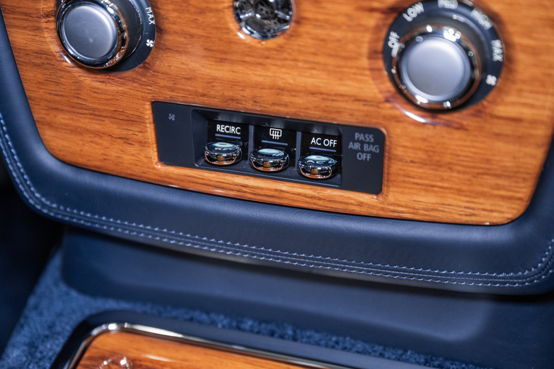Used 2011 Rolls-Royce Phantom Sedan RWD image 69