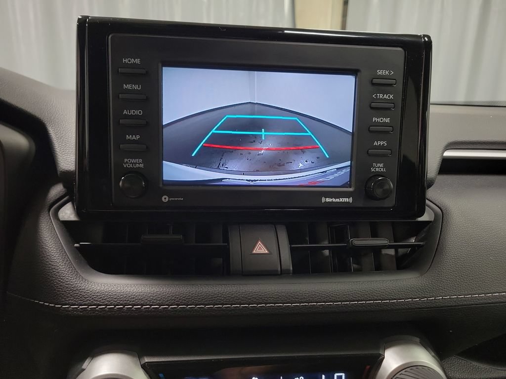 Used 2021 Toyota RAV4 LE AWD/4WD image 17