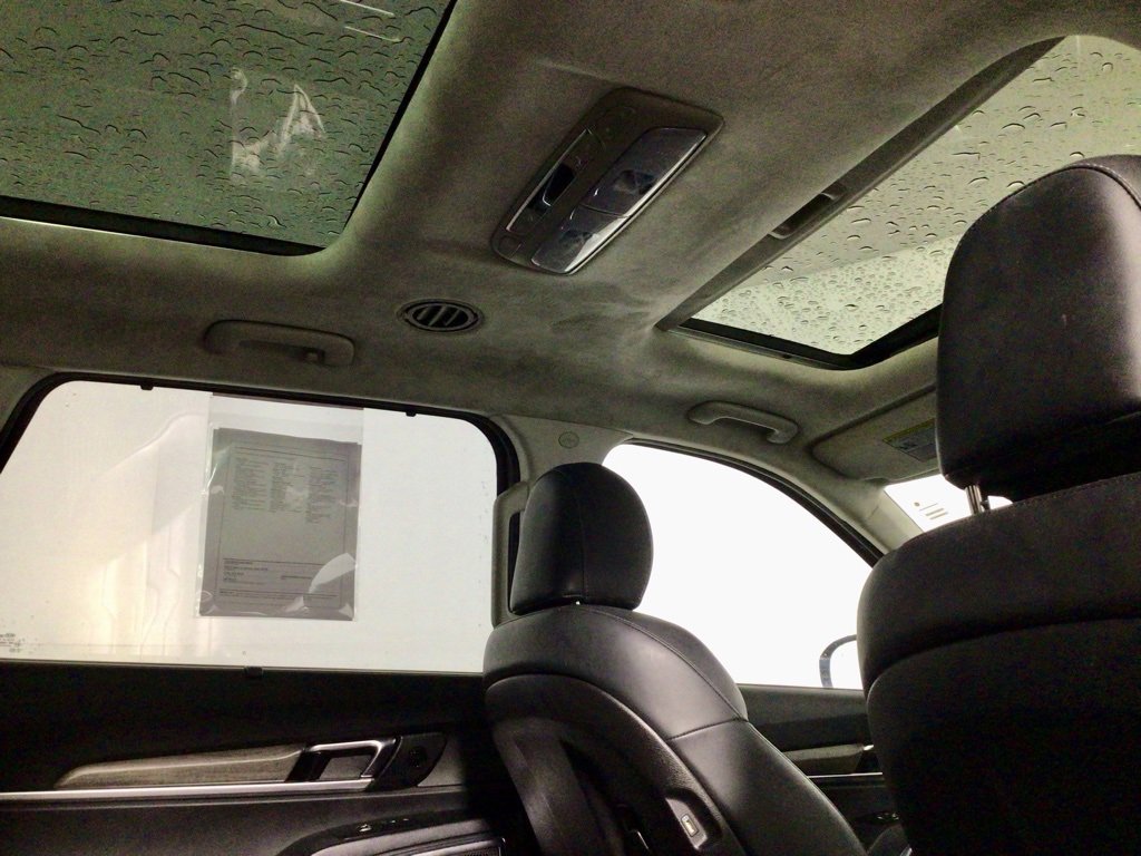 Used 2021 Kia Telluride SX w/ SX Prestige Package image 3
