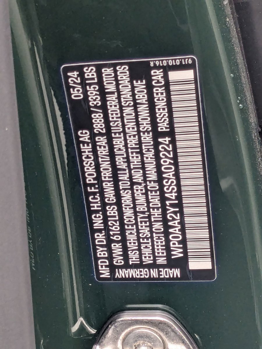 Used 2025 Porsche Taycan image 28