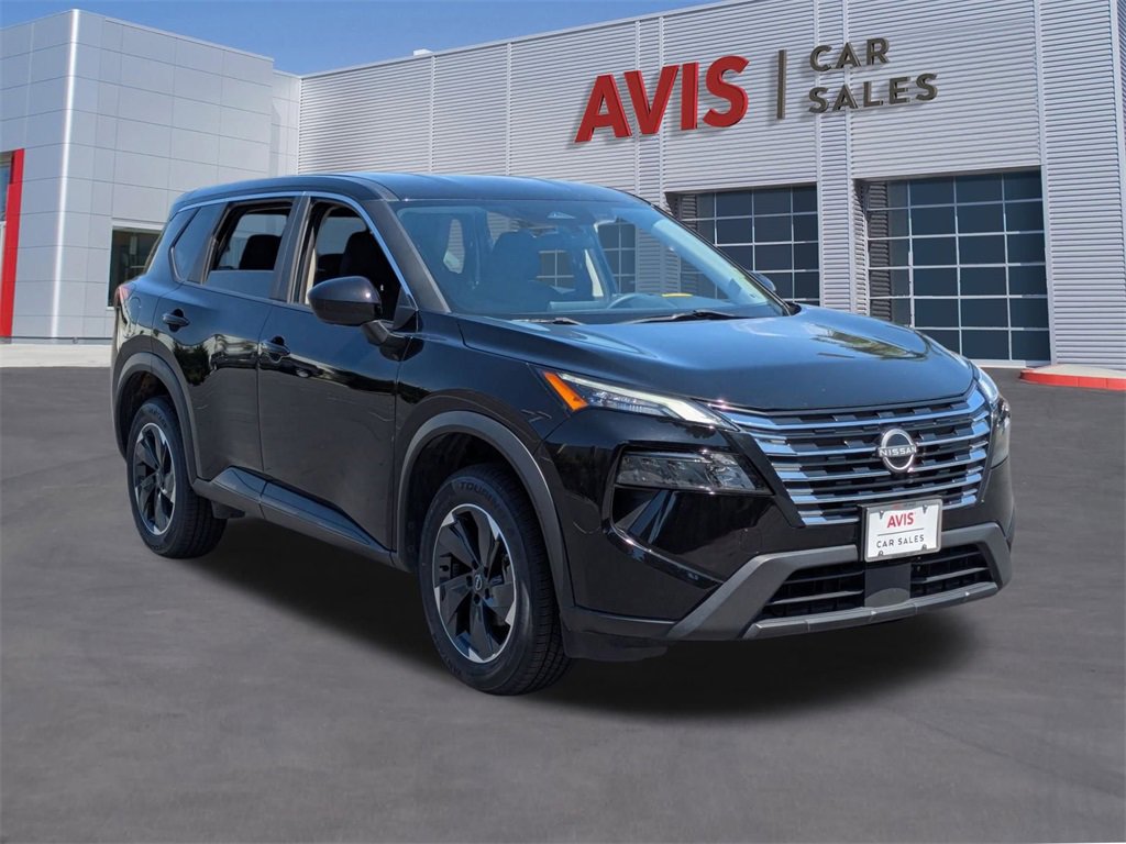 Used 2024 Nissan Rogue SV image 3