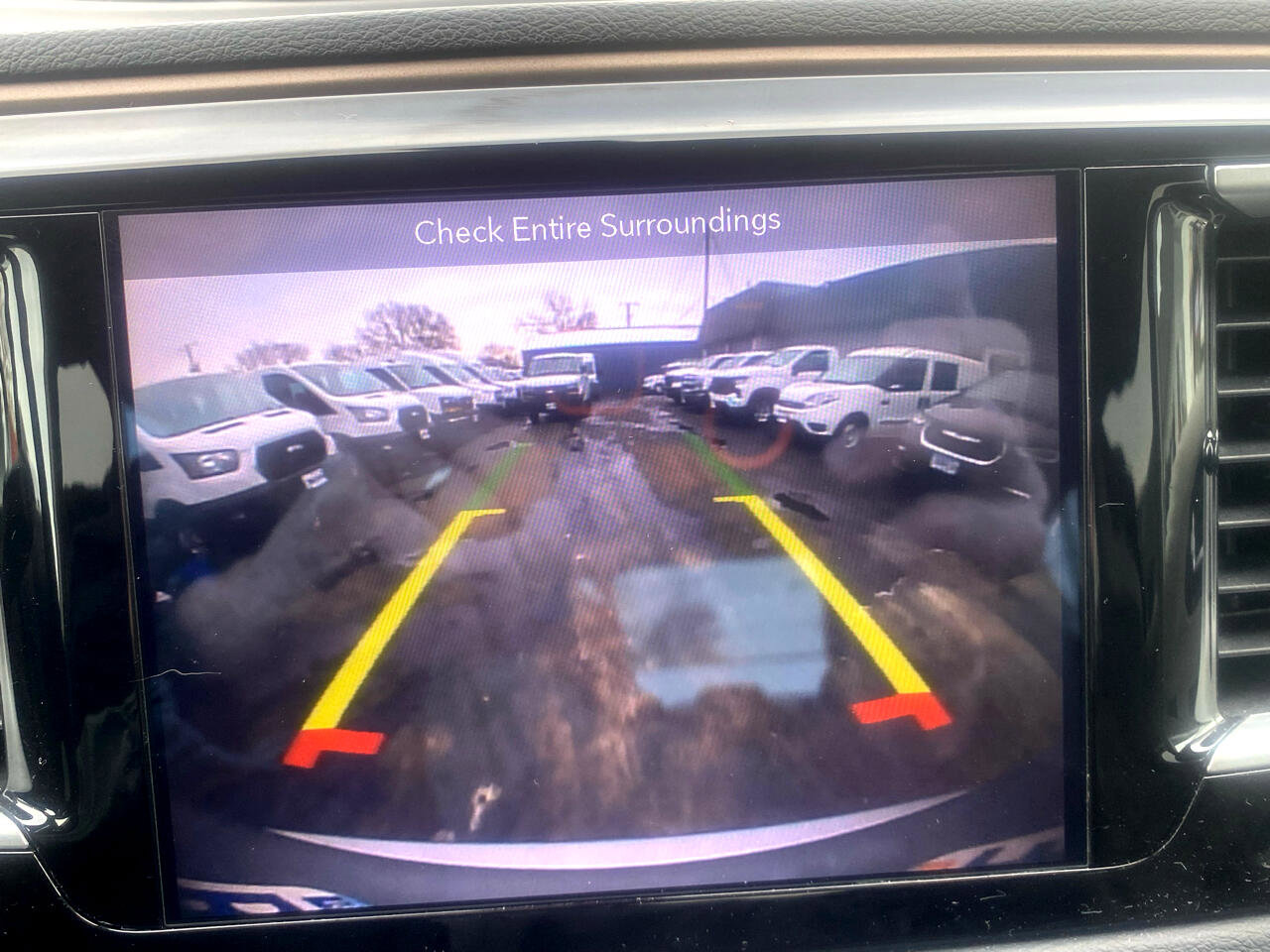 Used 2018 Chrysler Pacifica Touring-L w/ Tire & Wheel Group image 33