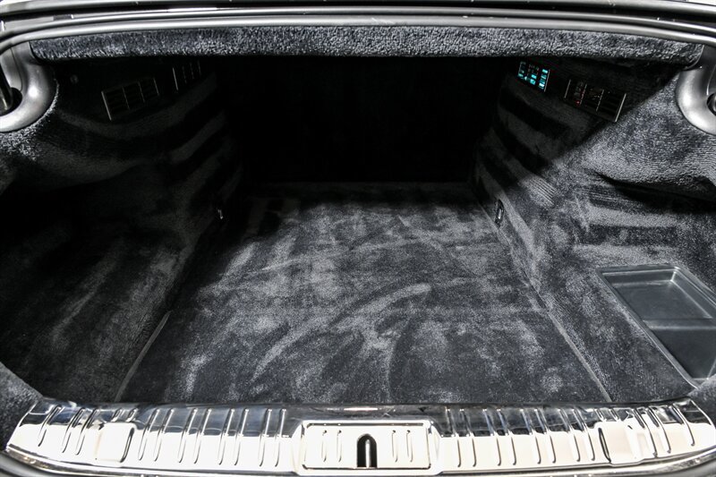 Used 2017 Rolls-Royce Wraith RWD image 11